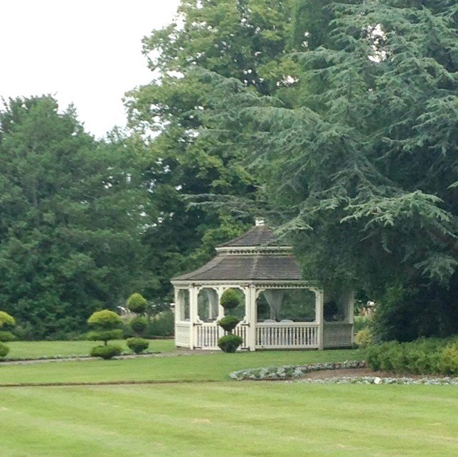 https://extraordinarychaos.com Thornton Hall 6