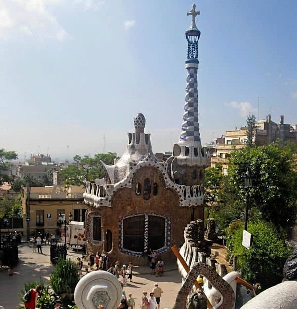 Visiting Barcelona with teenagers www.extraordinarychaos.com