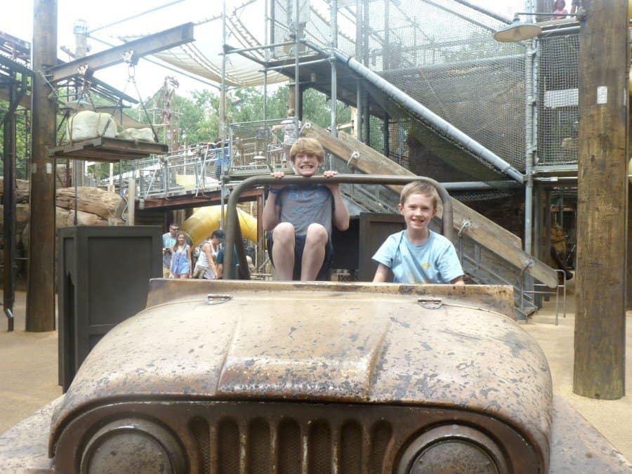 Our Top Tips For Animal Kingdom With Teens And Tweens www.extraordinarychaos.com Our Top Tips For Animal Kingdom With Teens And Tweens www.extraordinarychaos.com