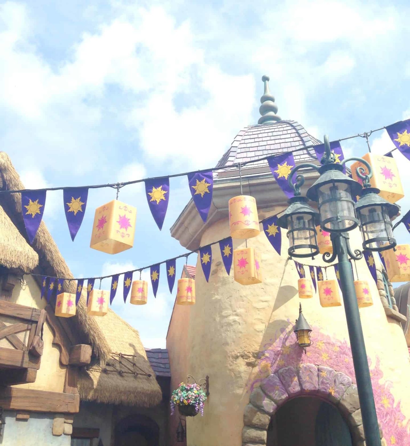 Magic kingdom Walt Disney World and money saving tips extraordinarychaos.com