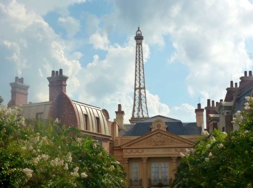 Things To Do At Epcot With Teens www.extraordinarychaos.com Paris in the round the world showcase www.extraordinarychaos.com