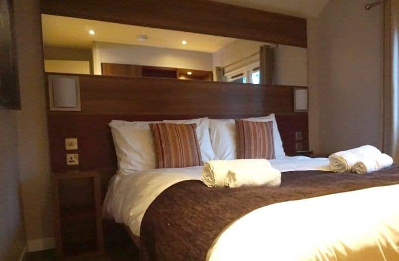 bedroom in a games room lodge at centre parcs all bedroom have an en suit bathroom