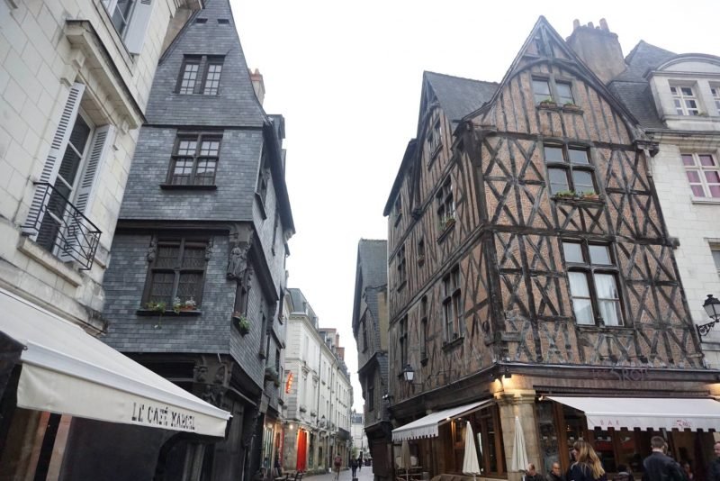 Place Plumereau in Tours, Loire Valley 11