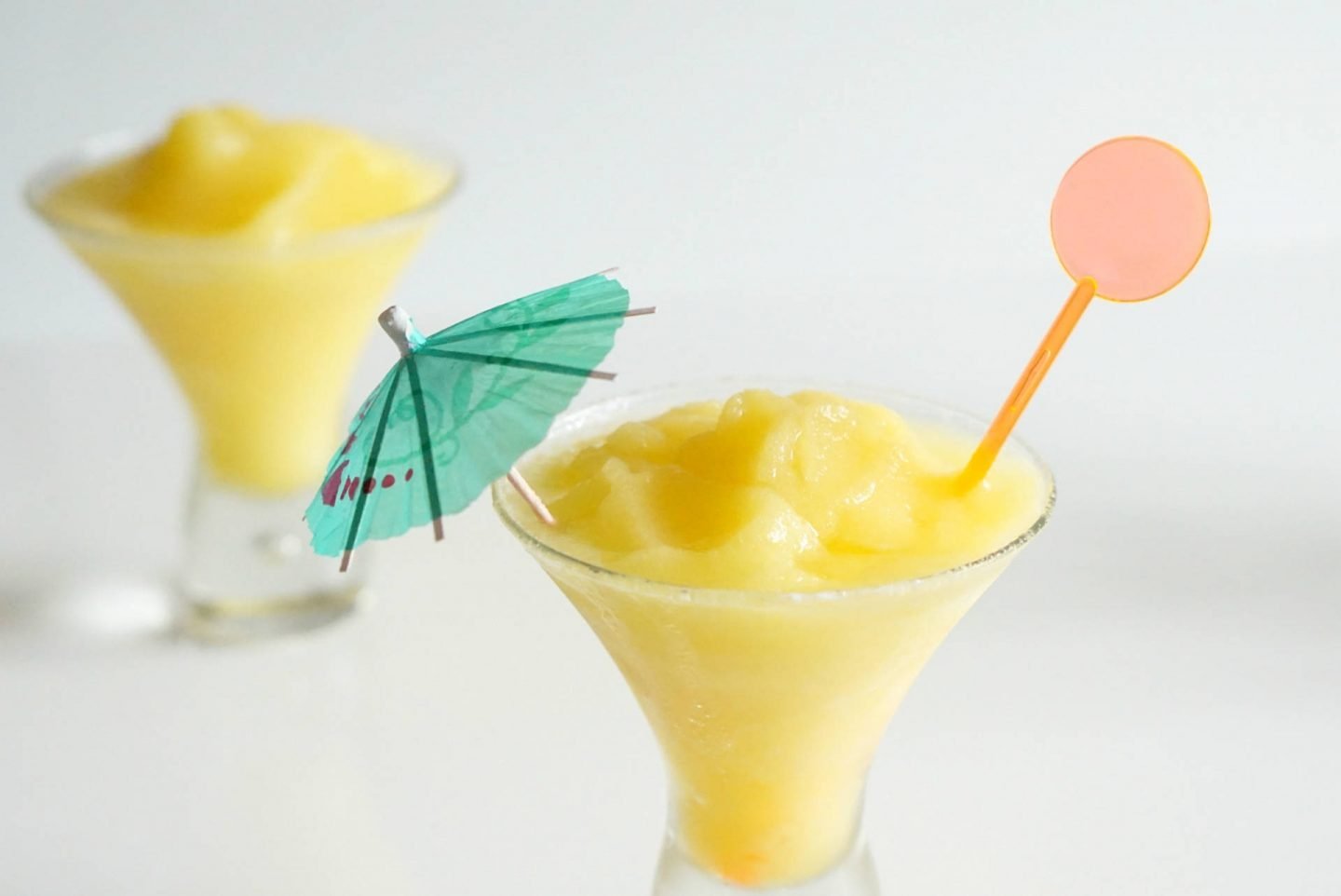 Frozen Mango Daiquiri Cocktail, a delicious frozen cocktail