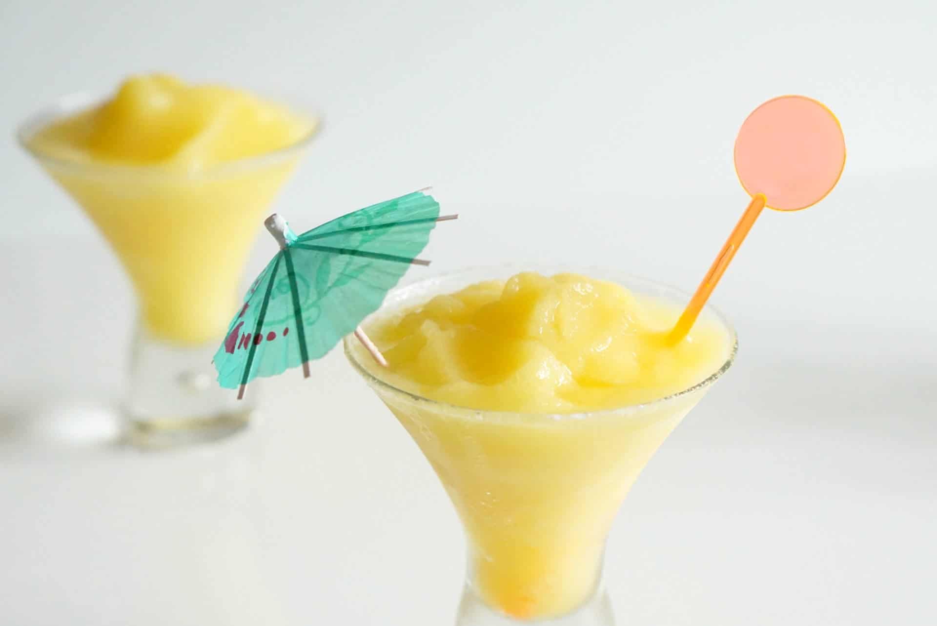 Frozen Mango Daiquiri Cocktail, a delicious frozen cocktail