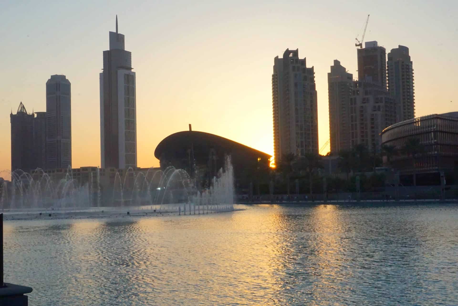 Downtown Dubai At Dusk The Best Time To See The Dubai Fountains www.extraordinarychaos.com