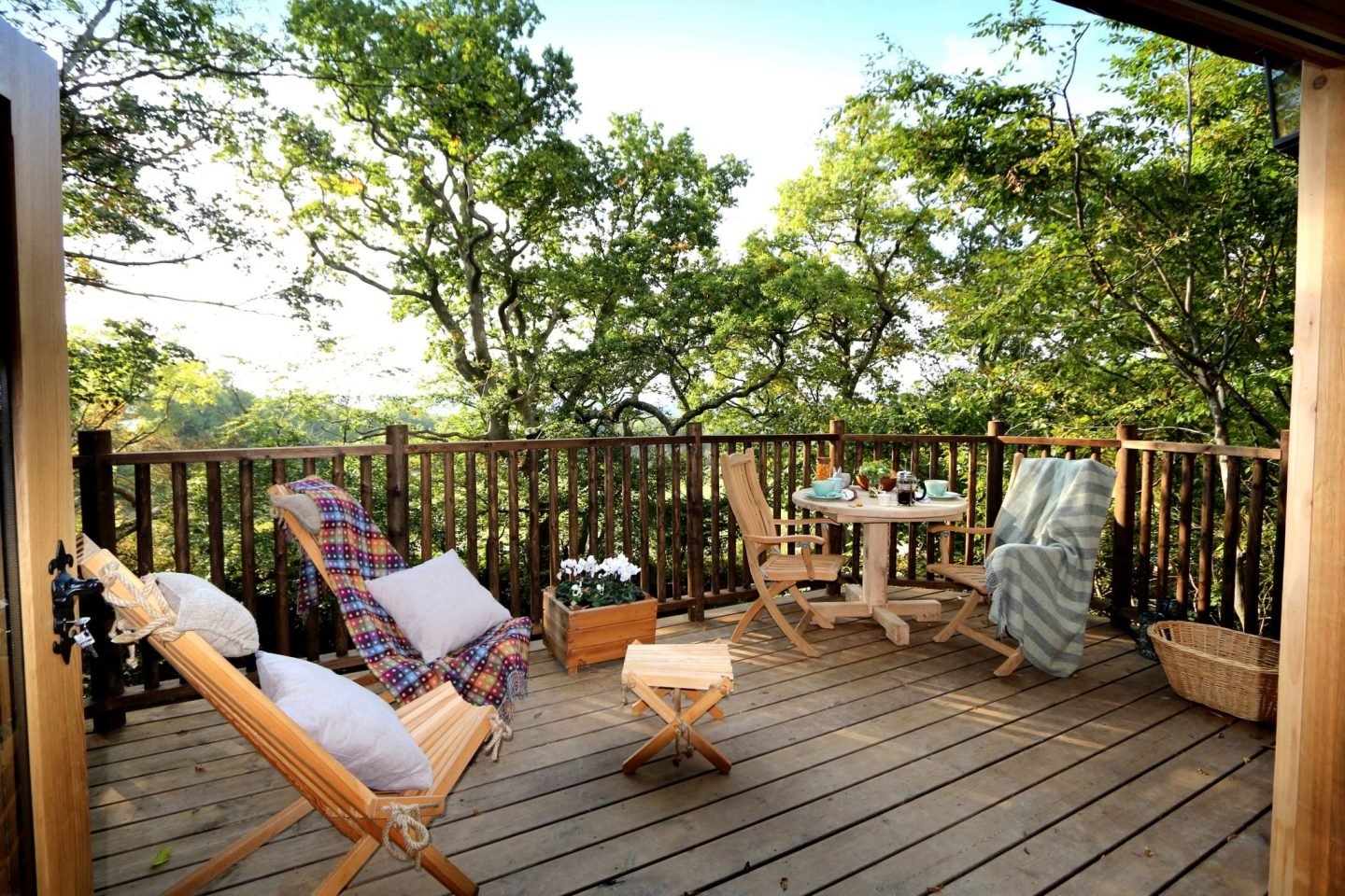 Three Luxury Glamping Experiences In The UK www.extraordinarychaos.com