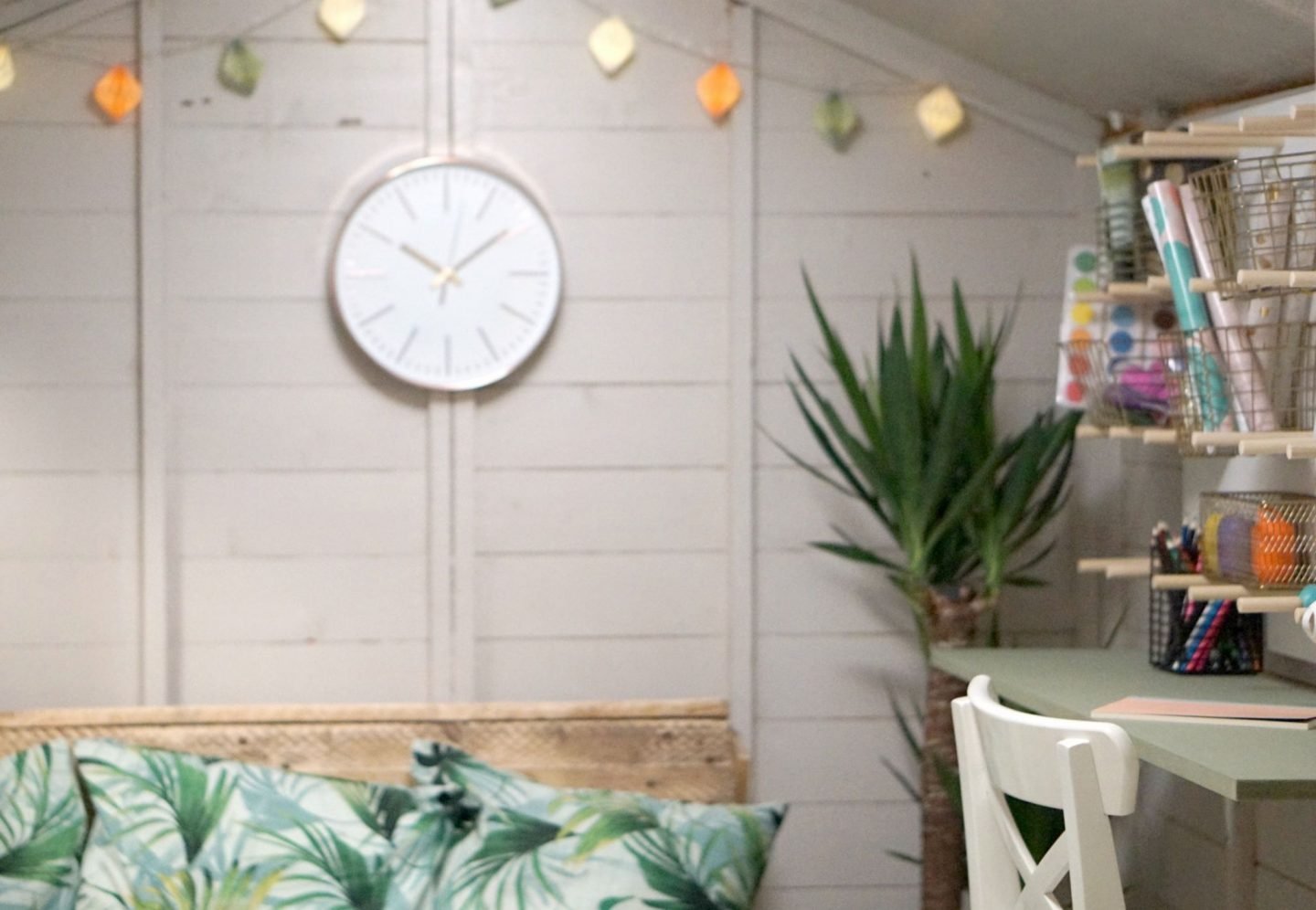 An outdoor craft room an office made form a shed and up cycled pallet's extraordinarychaos.com