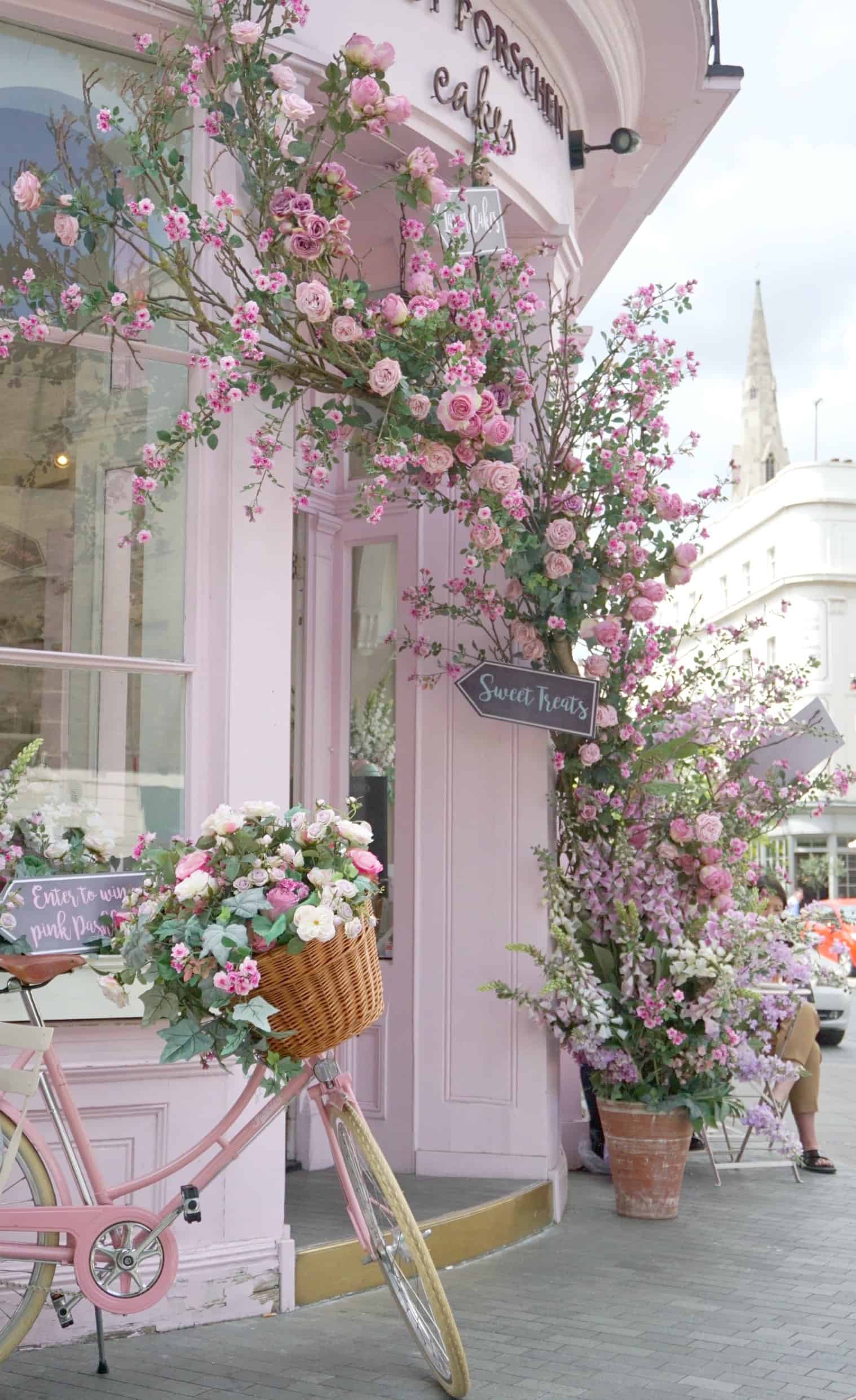 My Sunday Photo, A London Photo Walk And Pretty London Houses A London Photo Walk And Visions of Pink In Belgravia And Notting Hill www.extraordinarychaos.com