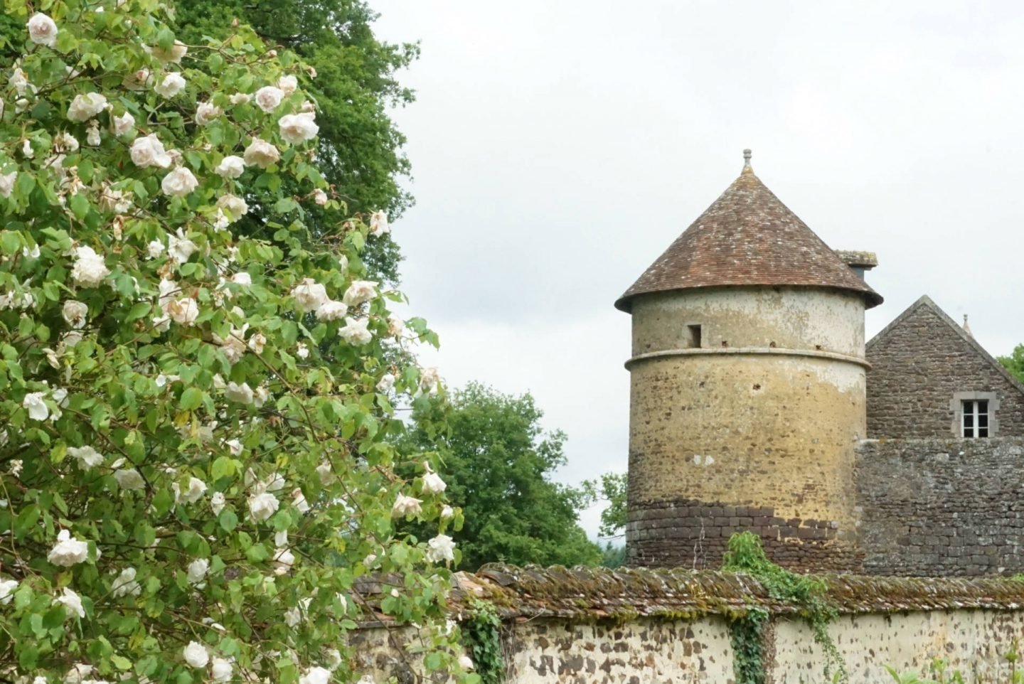 Chateau Ratilly Burgundy a Disney Like Castle in France www.extraordinarychaos.com
