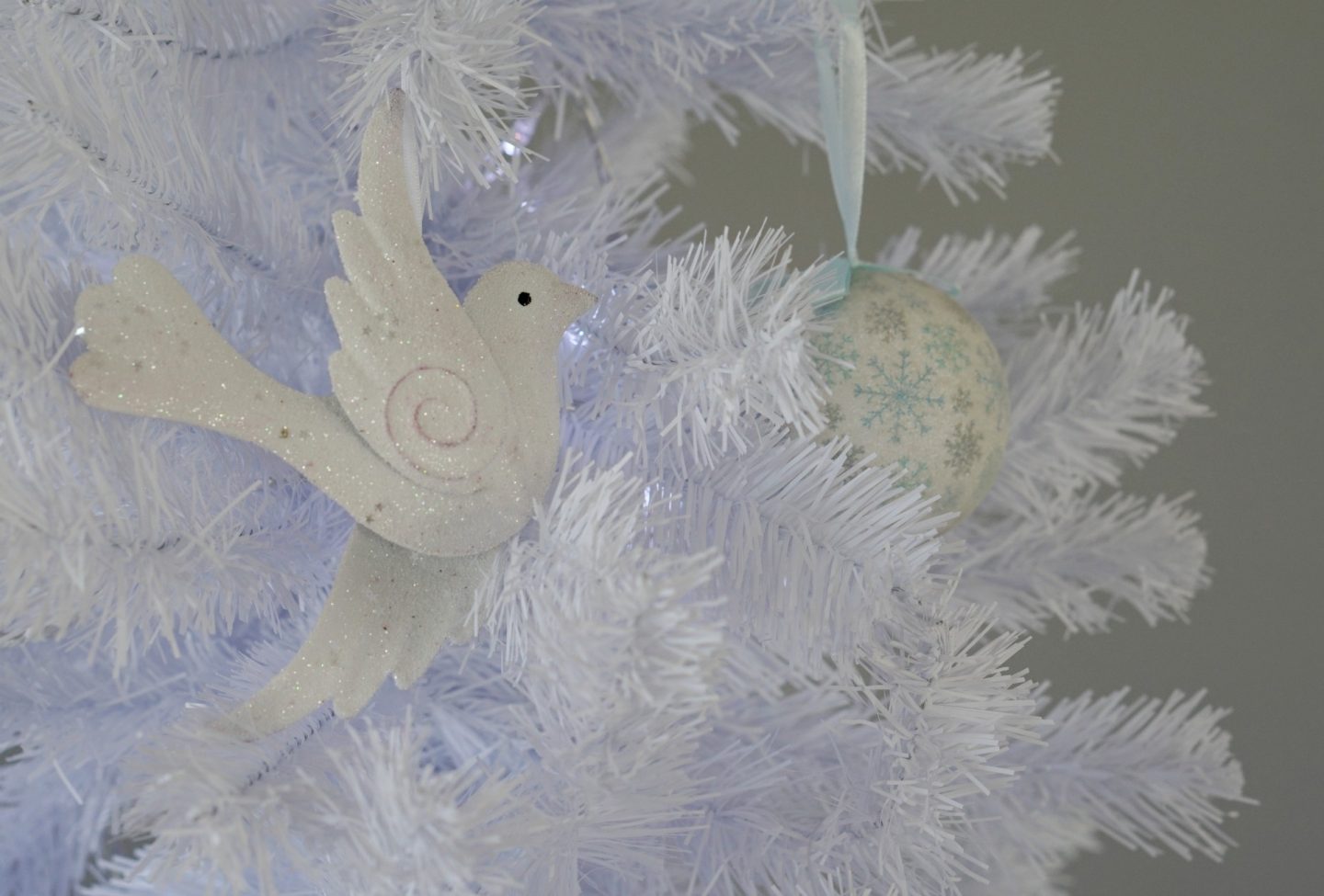 Tree decorating tips www.extraordinarychaos.com