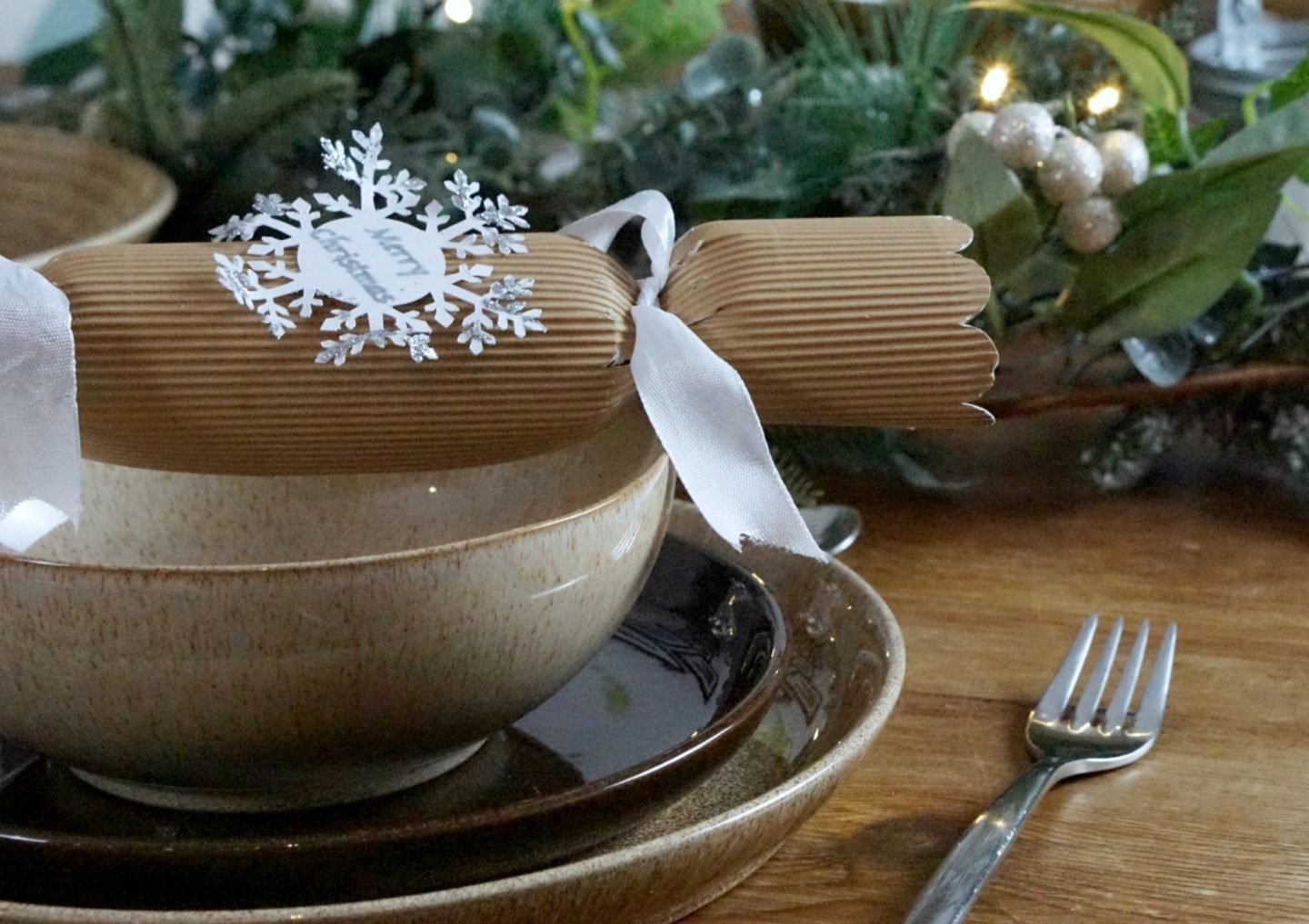 Festive Dinner Table www.extraordinarychaos.com