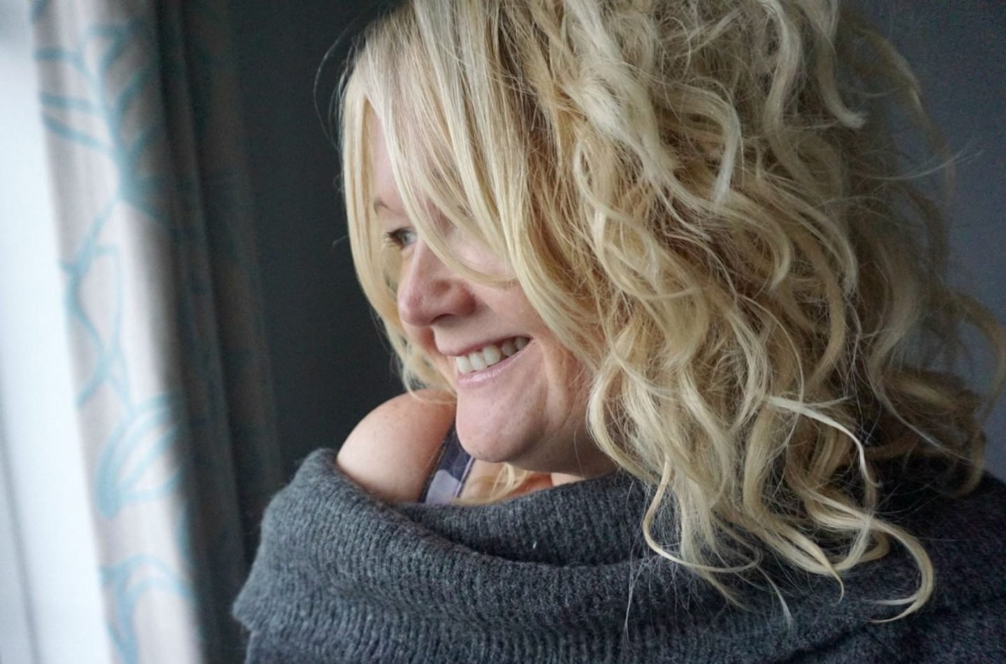 Winter Slouchy Sweater from H&M and how to style curly hair