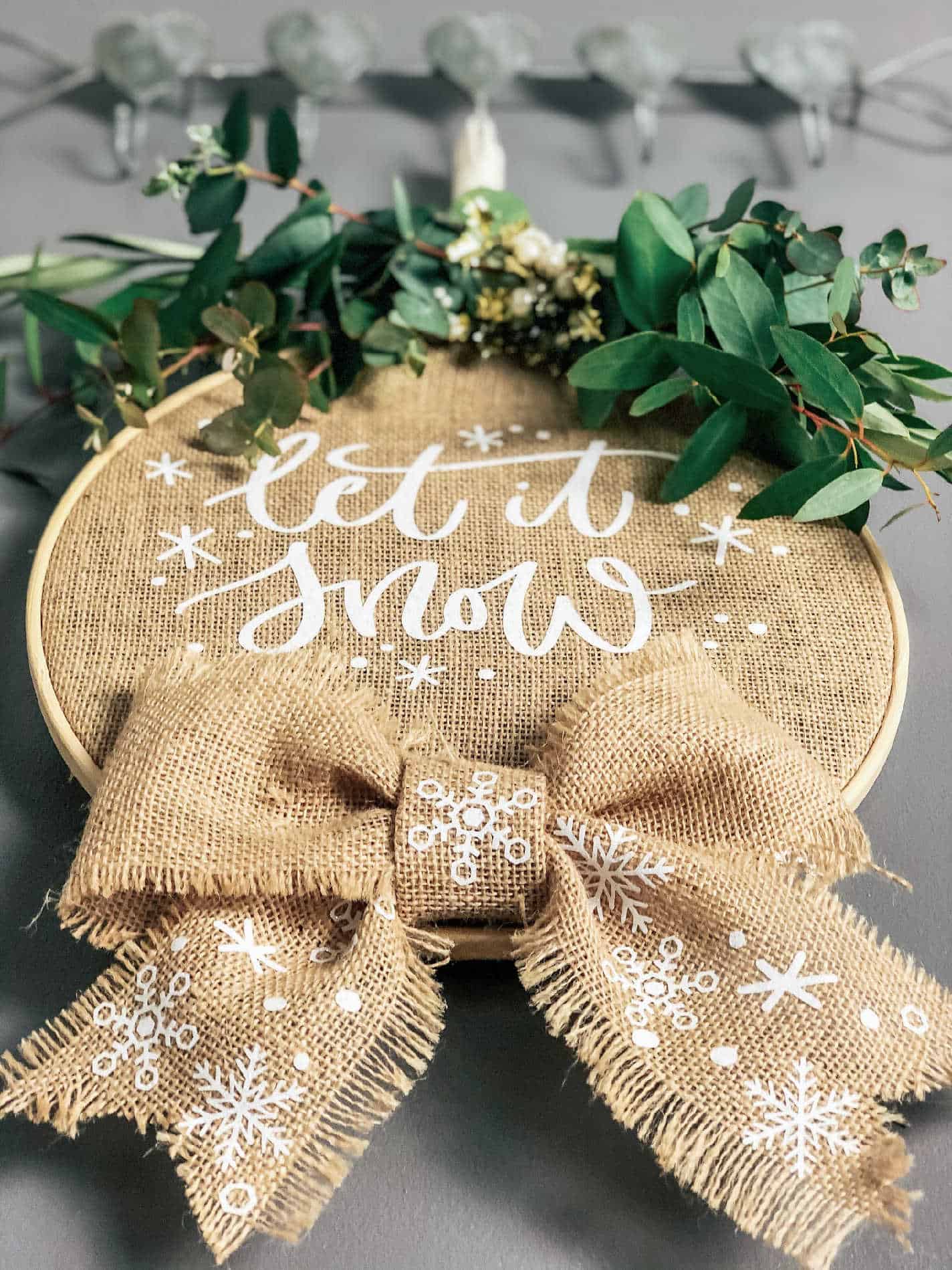 How to make wreath with bow-2