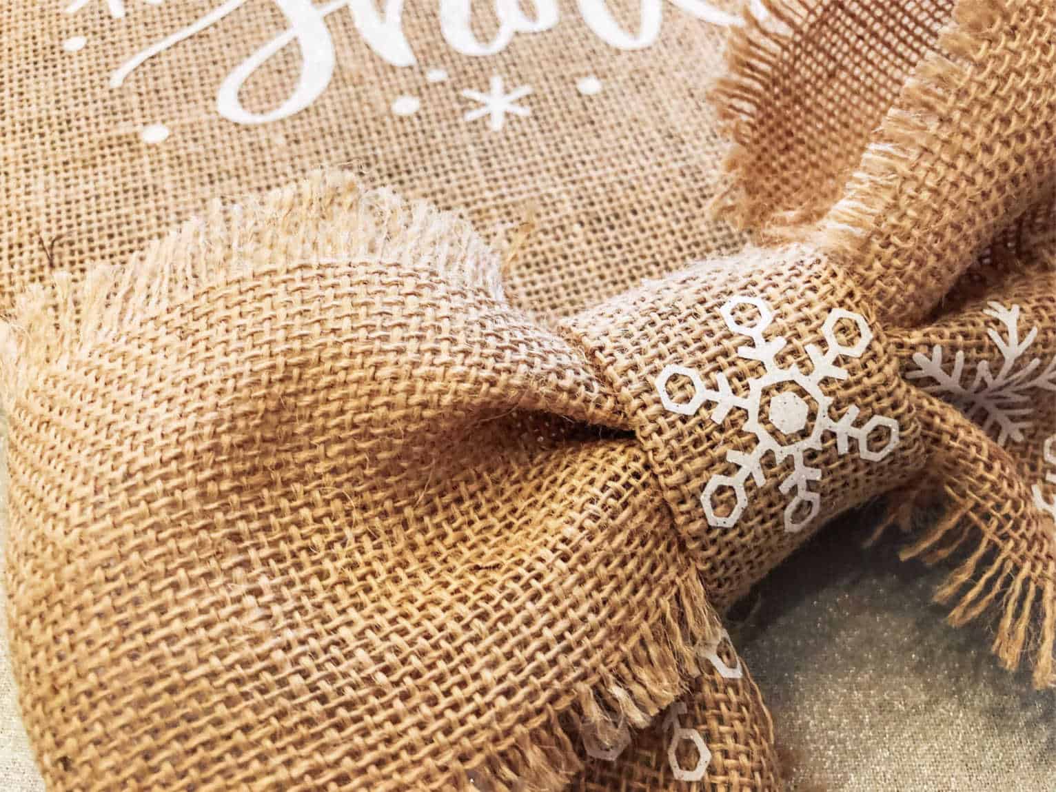 making a burlap bow-2
