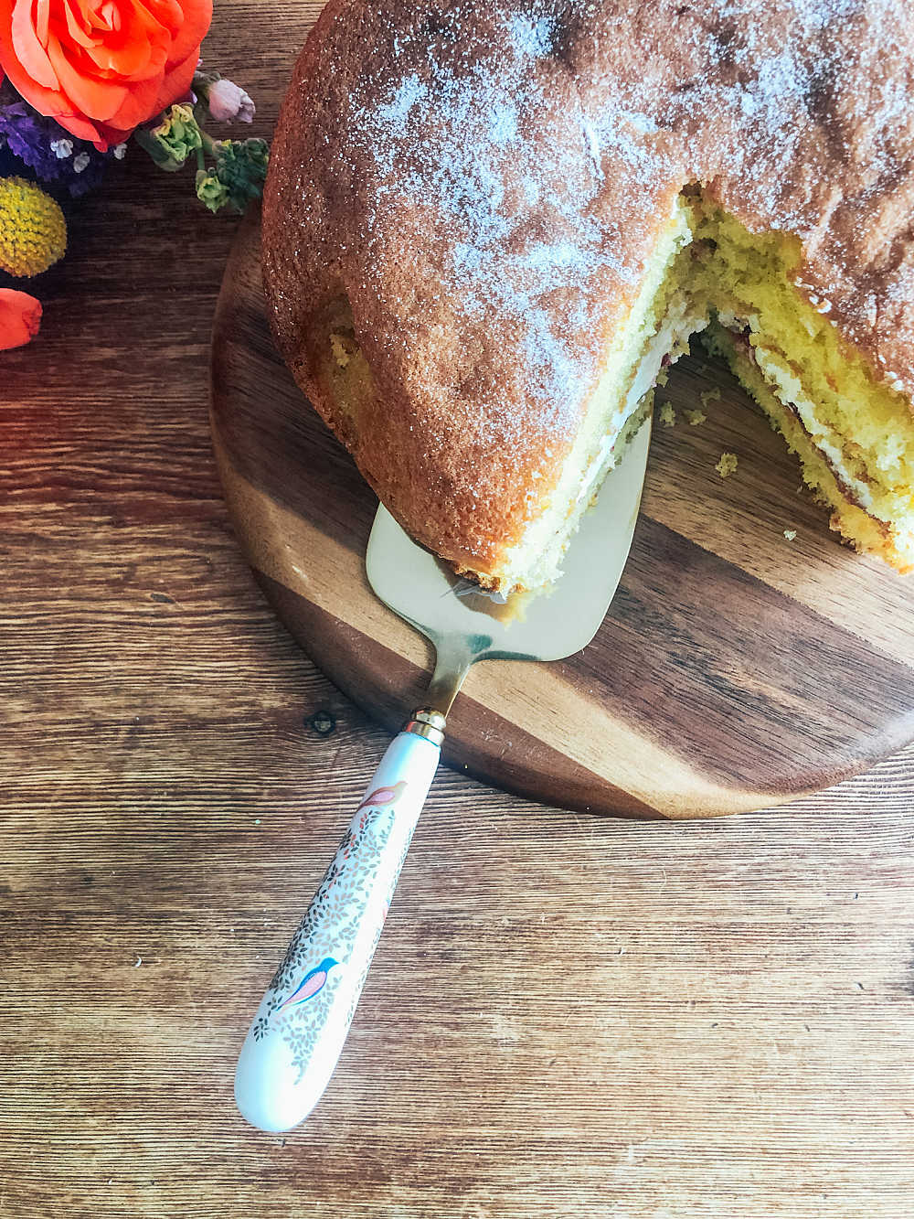 How to make a Victoria Sponge By Mary Berry