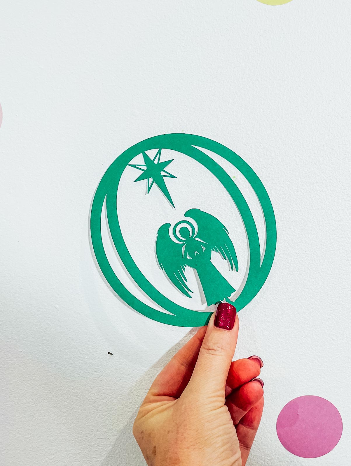 Angel on a letter O to cut out with Cricut Or Silhouette