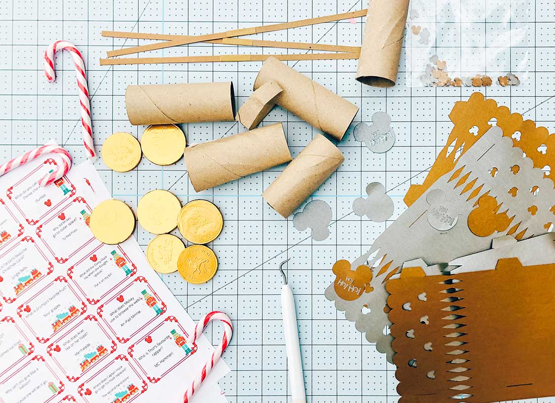 DIY Mickey Mouse Christmas Crackers