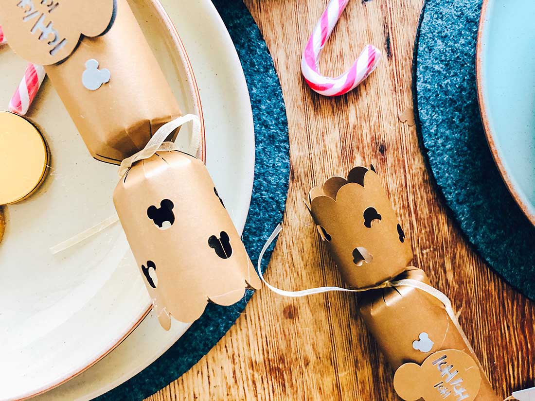 How to make Home Made Christmas Crackers