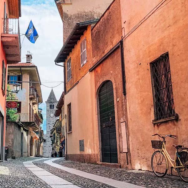 Winding-Streets-in-the-Italian-Lakes