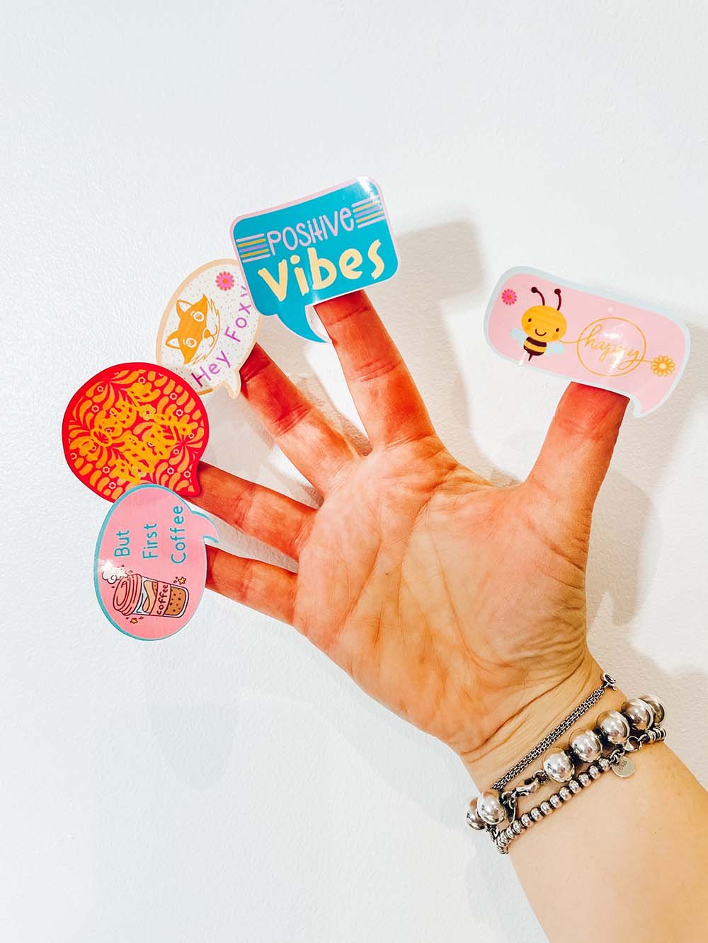 How to make stickers with Cricut