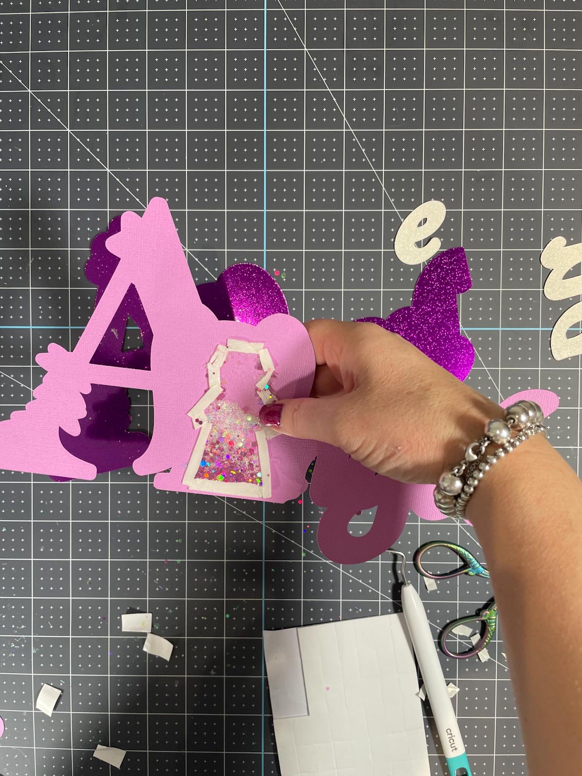 How to make a shaker cake topper