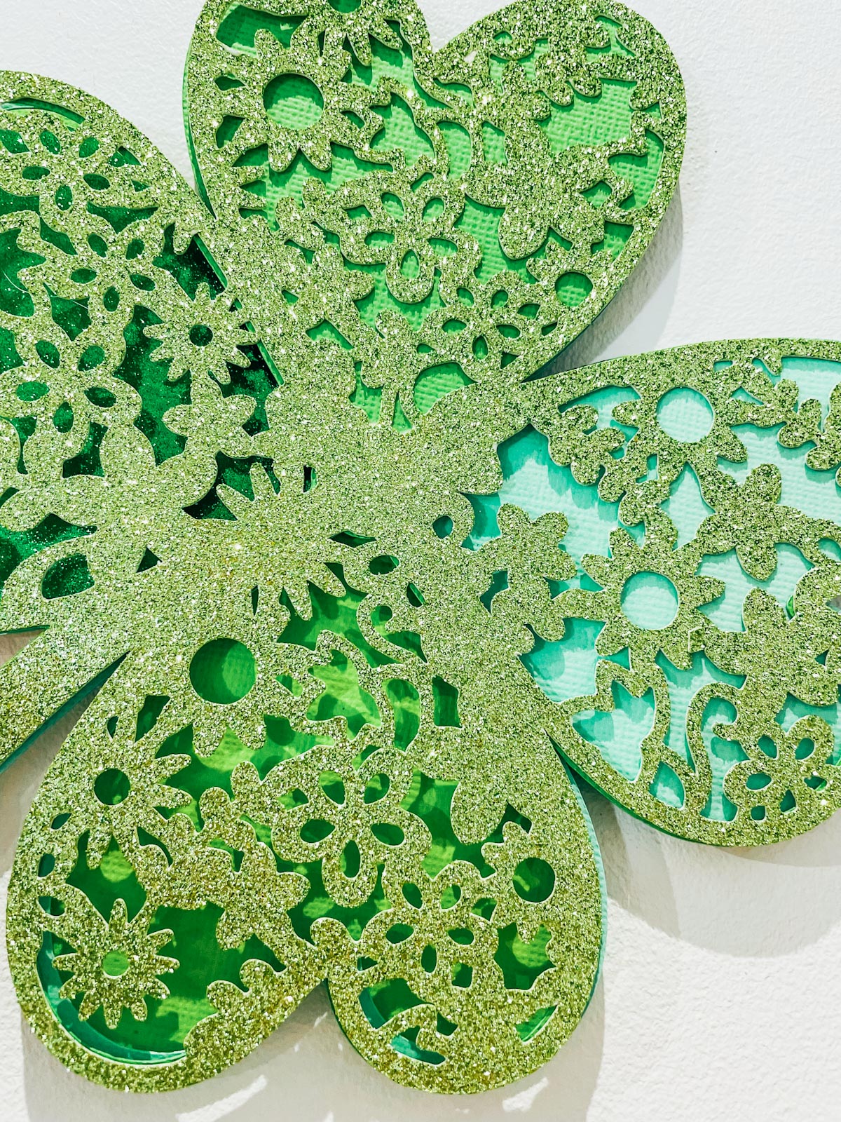 Floral 4 leaf clover