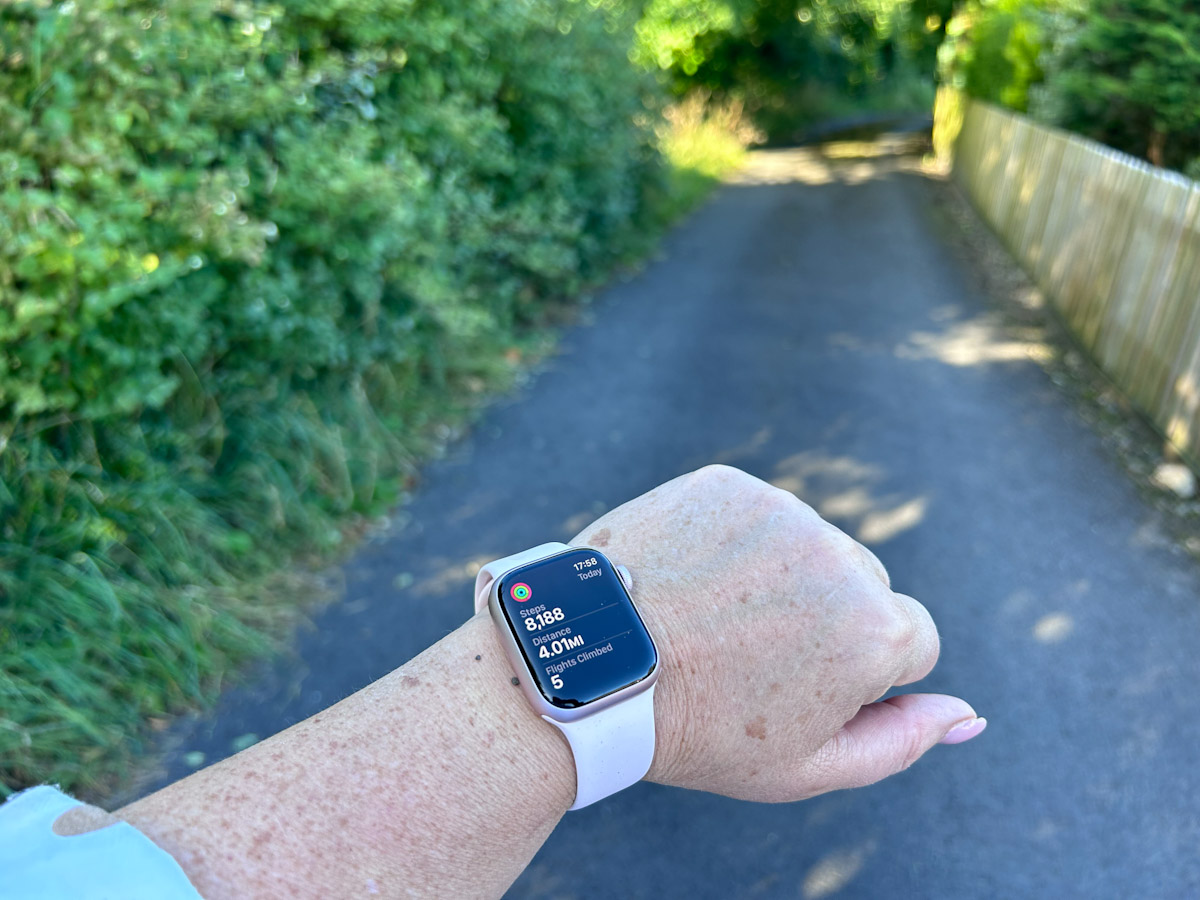 Using my apple watch to keep motivated and keep moving