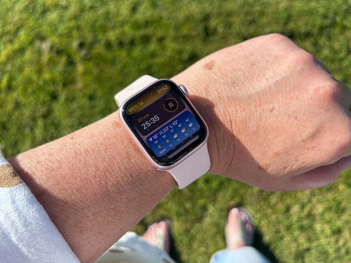 Using my timer on my apple watch to fit in exercise