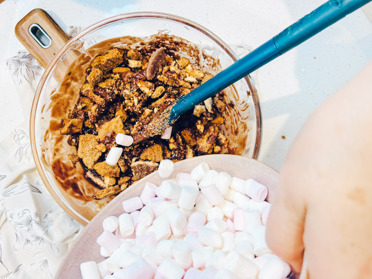 Add the marshmallows to the Biscoff Mixture