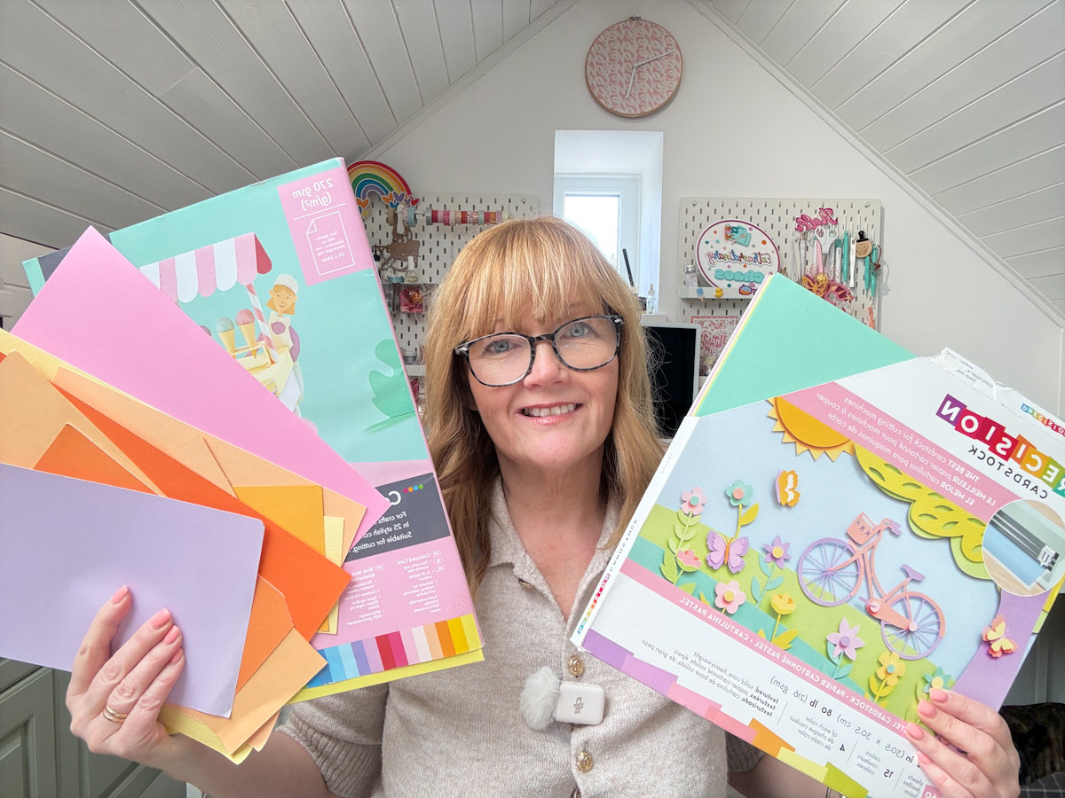 Best Cardstock for Cricut Beginners (UK Guide: What GSM & Type to Use) ⋆ Extraordinary Chaos